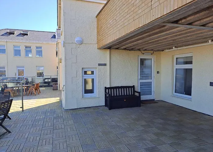 Pass The Keys Spectacular Sea View Apartment With Free Parking