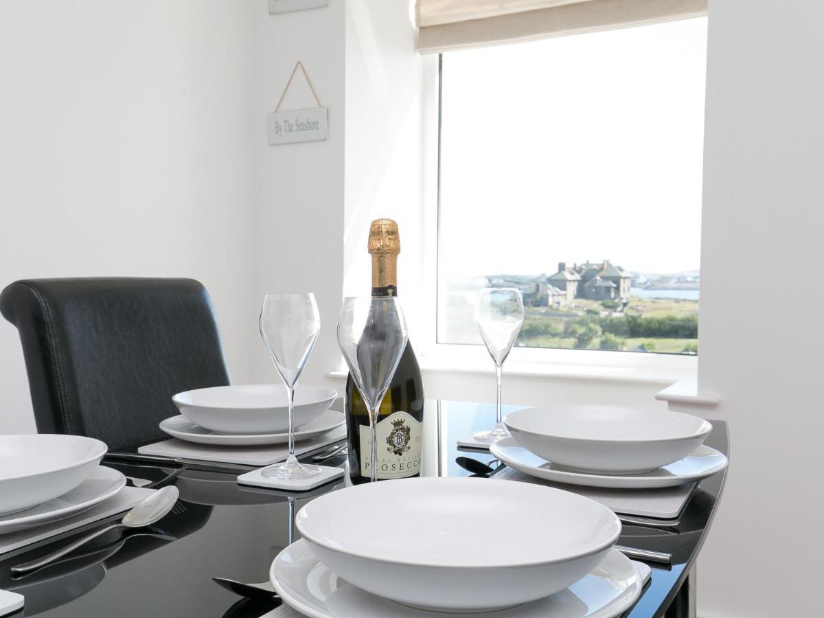 Pass The Keys Spectacular Sea View With Free Parking Appartement Trearddur